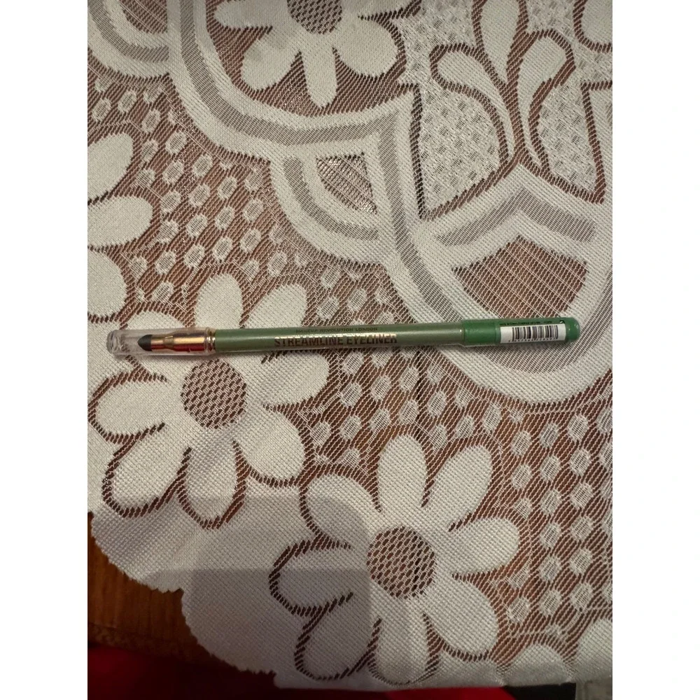 Makeup Revolution London Streamline Eyeliner Green with Smudger 1.2g